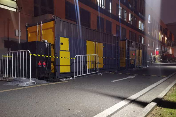 古浪柴油发电机组的输出电压是如何调节的？