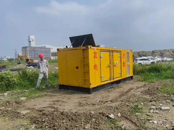 古浪200KW柴油发电机机组每小时的油耗量受哪些因素影响？